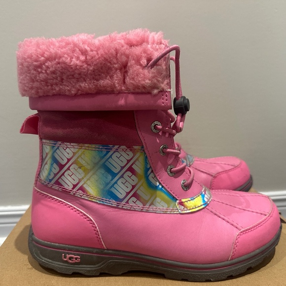 *Lightly worn, last season* Ugg Monochromatic Girls Boots - Picture 1 of 10